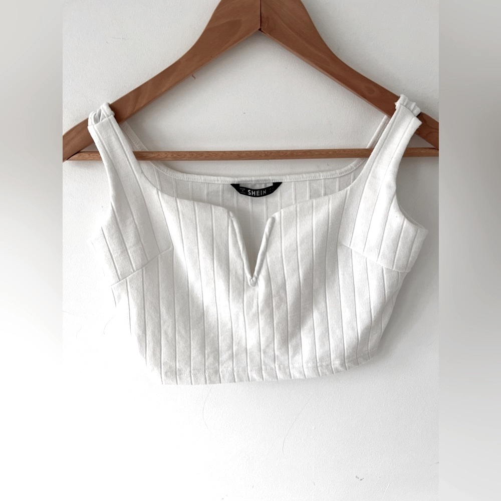Cropped ribbed tank top